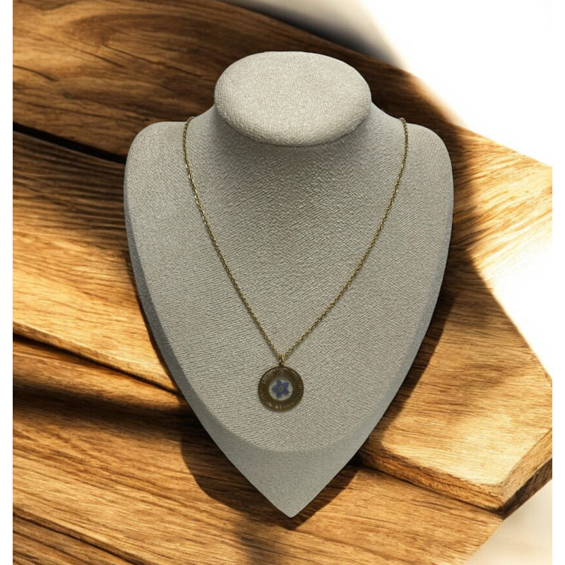 Collier rond avec fleur