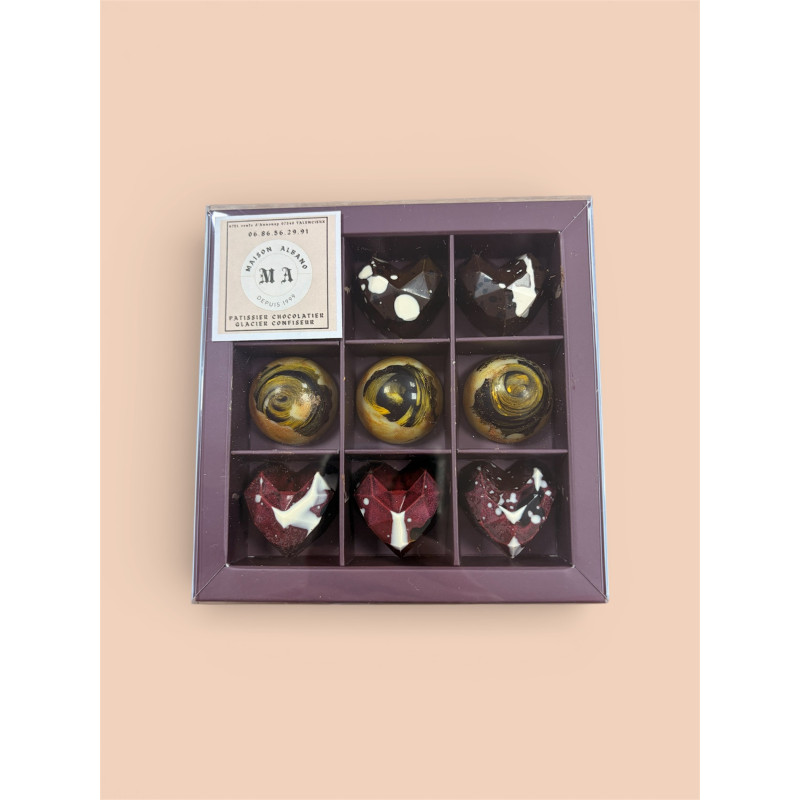 Chocolat fraise coco noisettes, citron myrtille, praliné amandes caramélisées