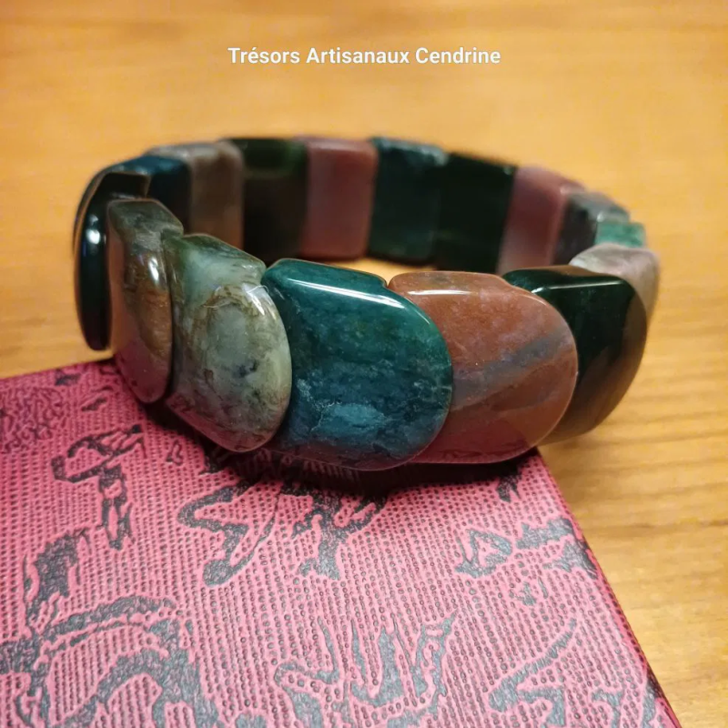 Bracelet en Héliotrope pierre en forme d'écaille de poisson