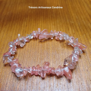 Bracelet en pierres concassées quatz fraise