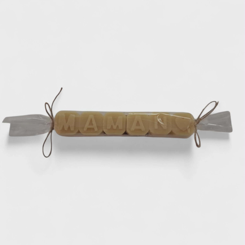 Lettres "Maman" en savon Miel
