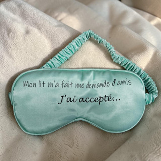 Masque de nuit : Mon lit m'a fait une demande d'amis