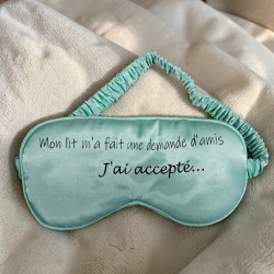 Masque de nuit : Mon lit m'a fait une demande d'amis