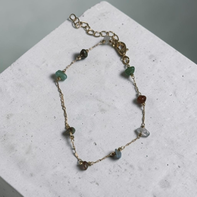 Bracelet doré avec pierres concassées Multi Quartz