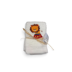 Serviette brodée lionceau