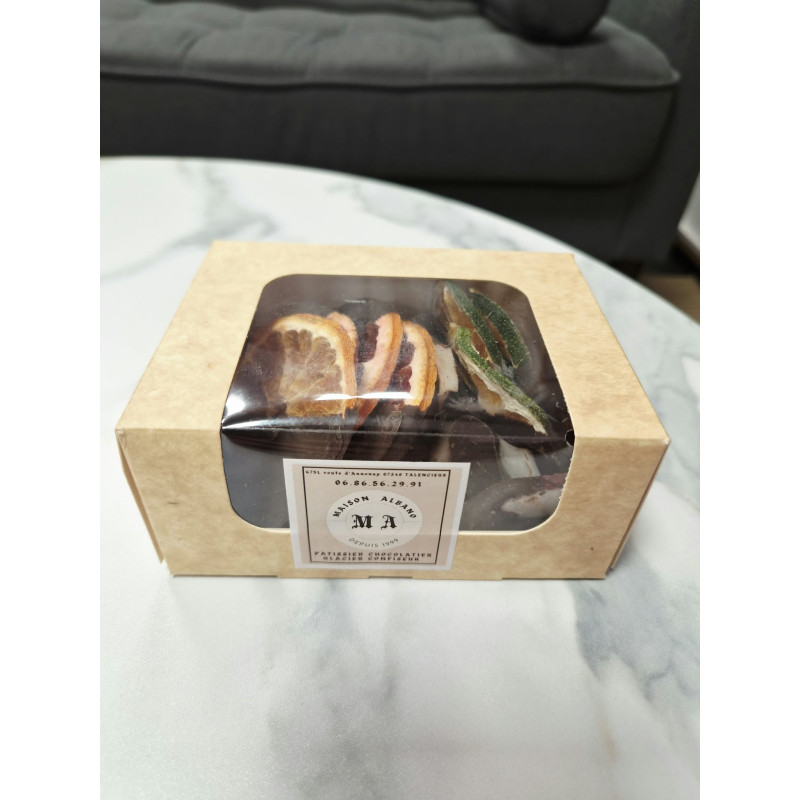 Coffret Fruits séchés non sucrés trempés au chocolat noir (Orange, mandarine, noix de coco)