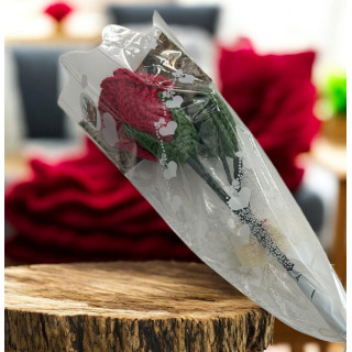 Rose rouge avec fondant coeur rose eternelle