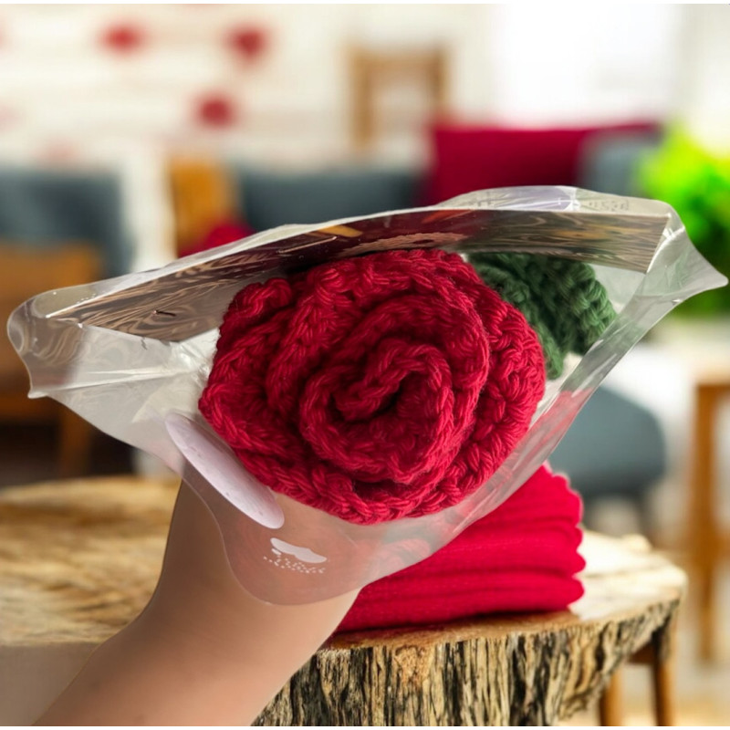 Rose rouge avec fondant coeur rose eternelle